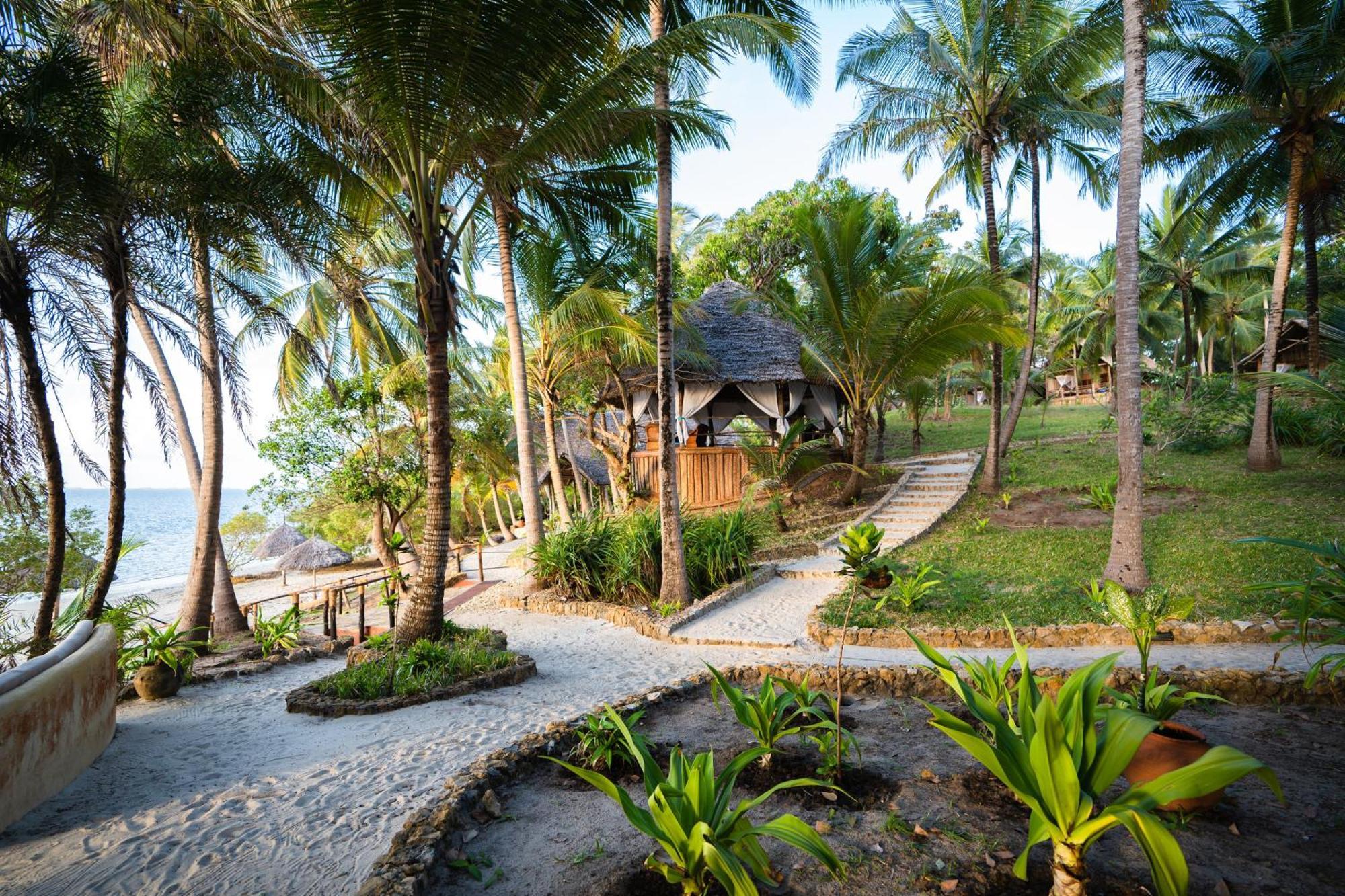 Pole Pole Bungalows Utende Exterior photo